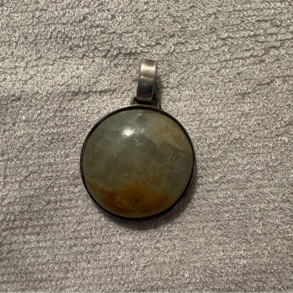Elegant Sterling Silver Circle Faceted Green Natural Stone Necklace Pendant